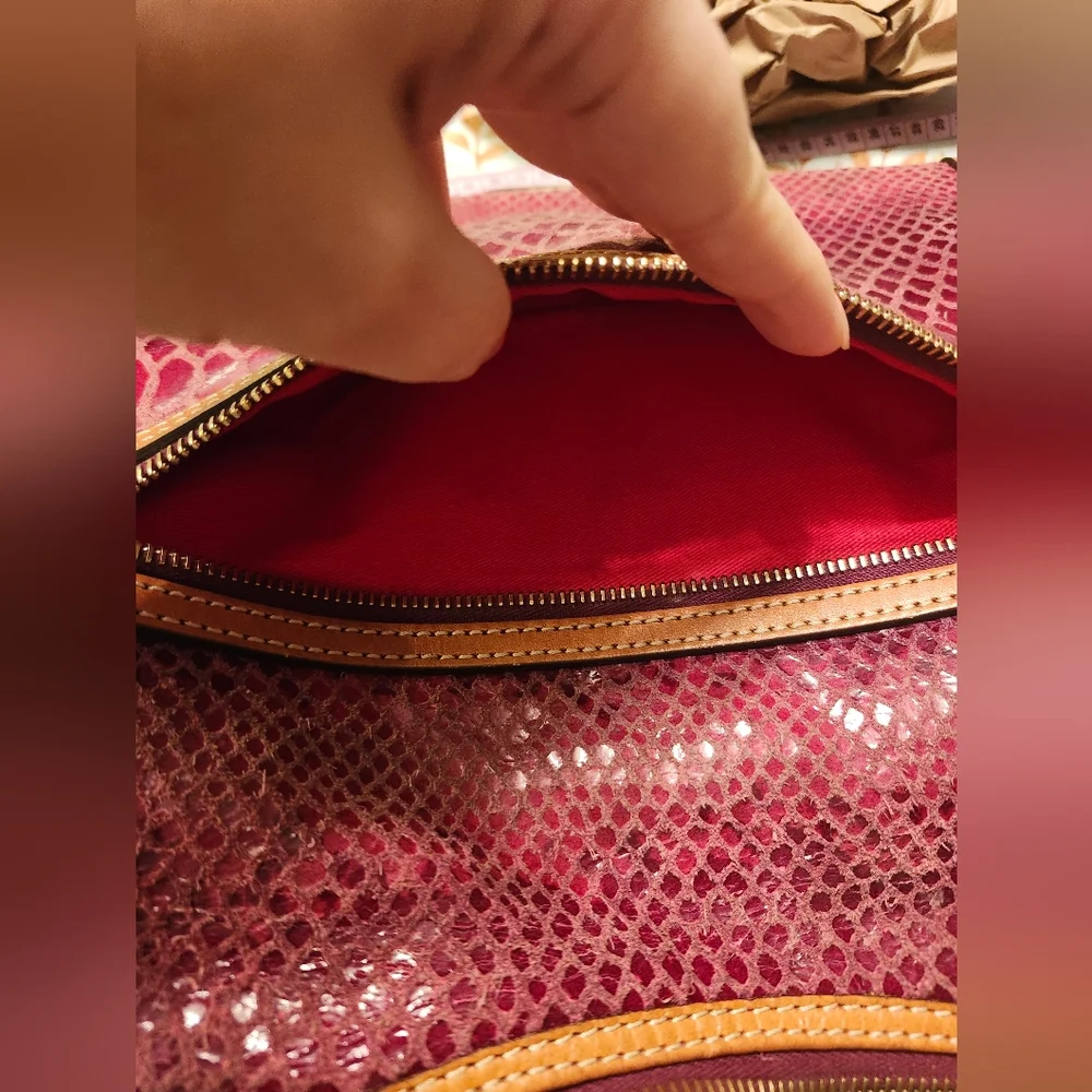 Dooney And Bourke Bordeaux, Snakeskin Embossed Leather Hobo Bag-  GUC 14×13 - Picture 6 of 16